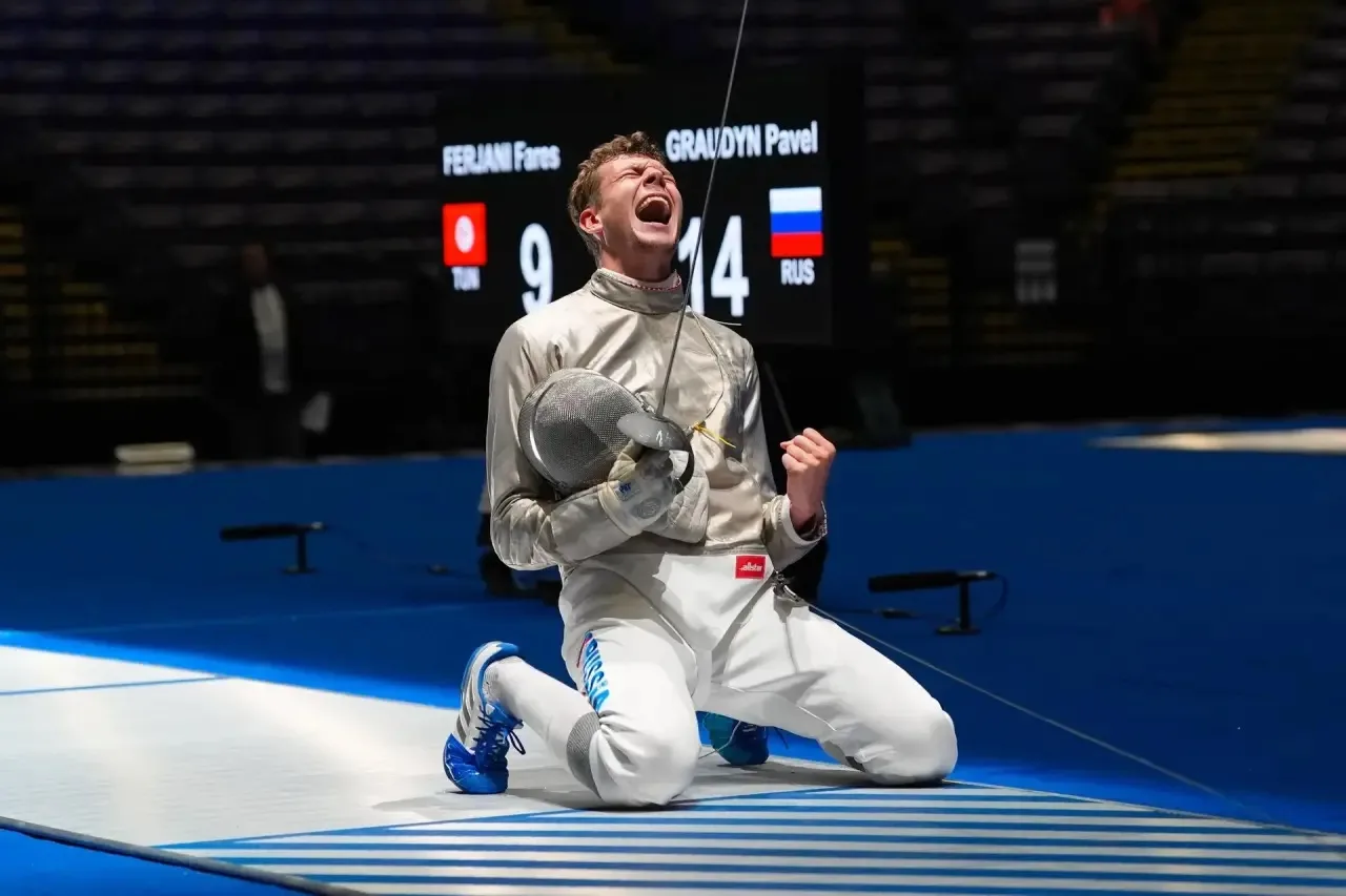 Россия вновь на вершине: Павел Граудынь — чемпион мира! 🇷🇺🥇

Российский саблист Павел Граудынь за