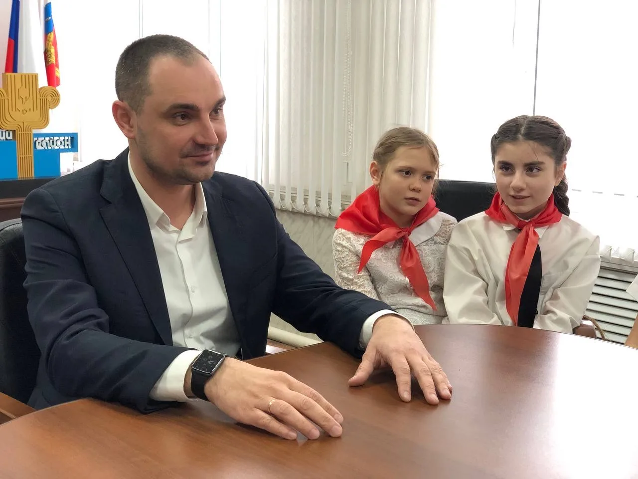 Новые активисты в рядах Движения Первых 🇷🇺   В администрации состоялась торжественная церемония посв