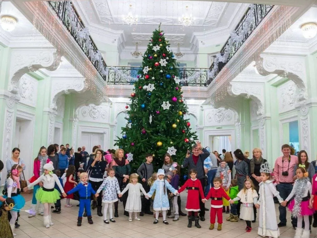 🎄Появилась афиша детских елок Омской филармонии - сохраняйте даты, билеты на новогодни...