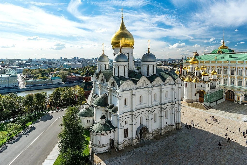 Архангельский собор Московского Кремля — это место, где Россия веками хоронила своих пр...
