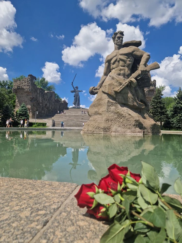 🎖️ Память, которая живёт в сердце: наши школьники побывали в городе‑герое Волгограде!🎖