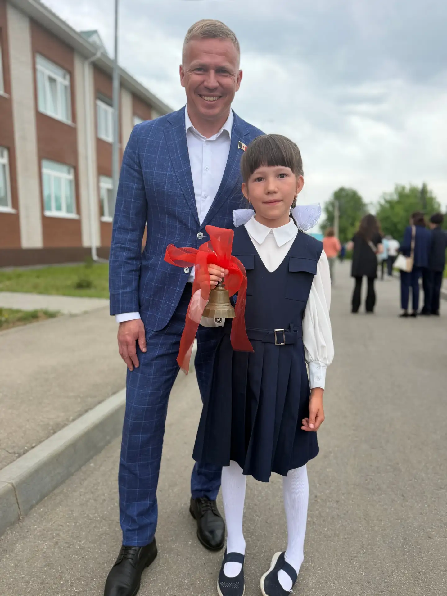 🎓С большим удовольствием поздравил выпускников 9 и 11 классов Вавожской и Большеволков...