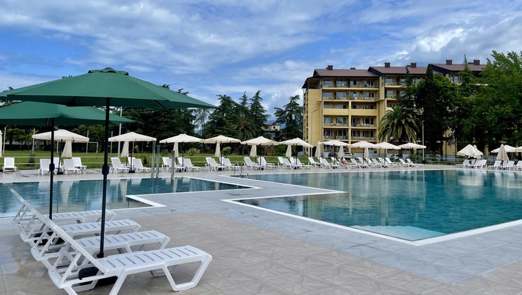 🐬10 ночей в Абхазии 
Вылет из Сыктывкара

📍Олимп парк-отель 3⭐️
Парк-отель в поселке Цитрусовый. С