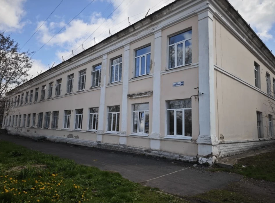 В школе № 27 стартовали работы по капитальному ремонту  И.о. председателя комитета образования город
