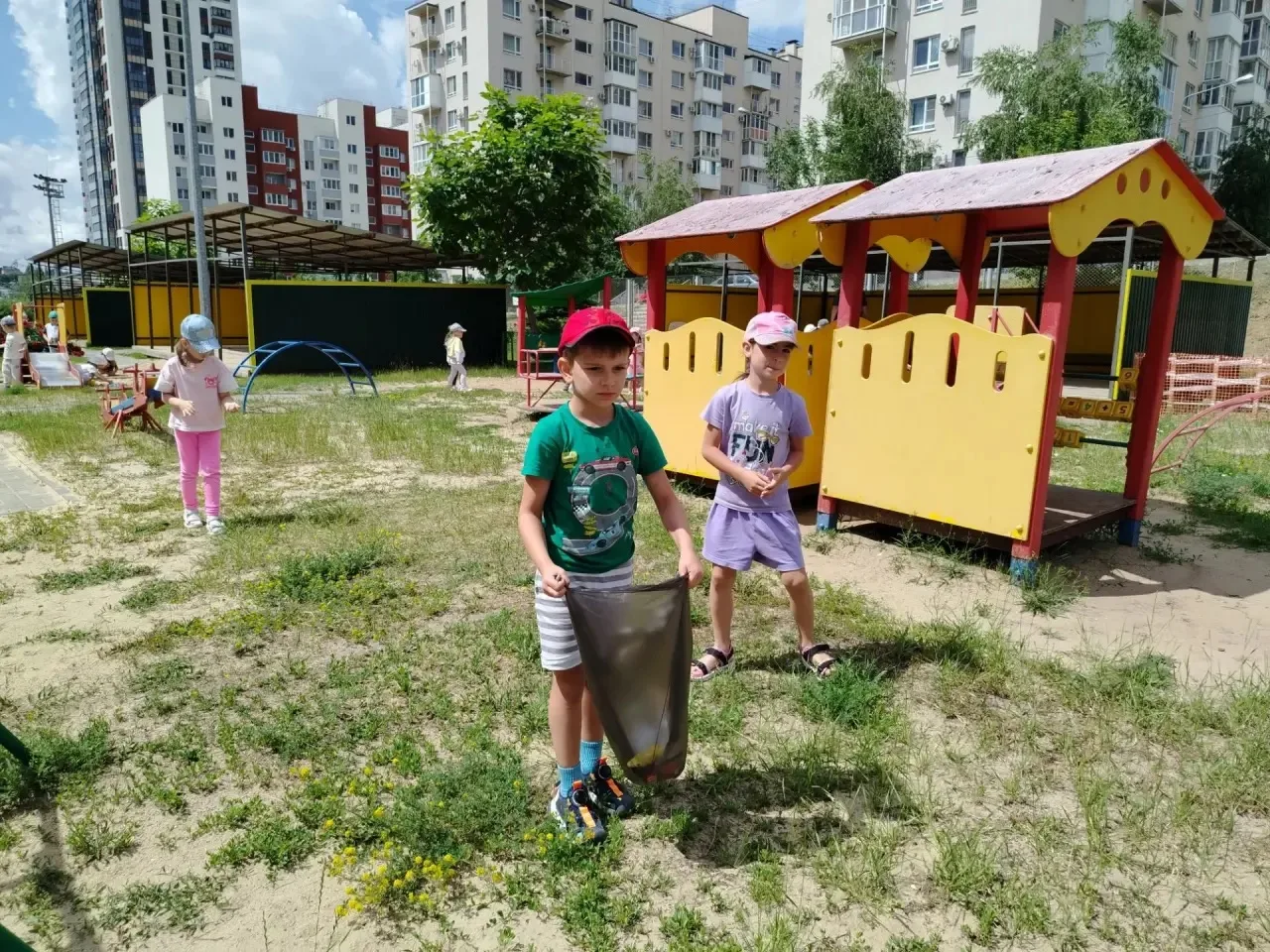 Планета Земля - наш общий дом!
Сегодня воспитатели с ребятами отправились в маленькое путешествие по