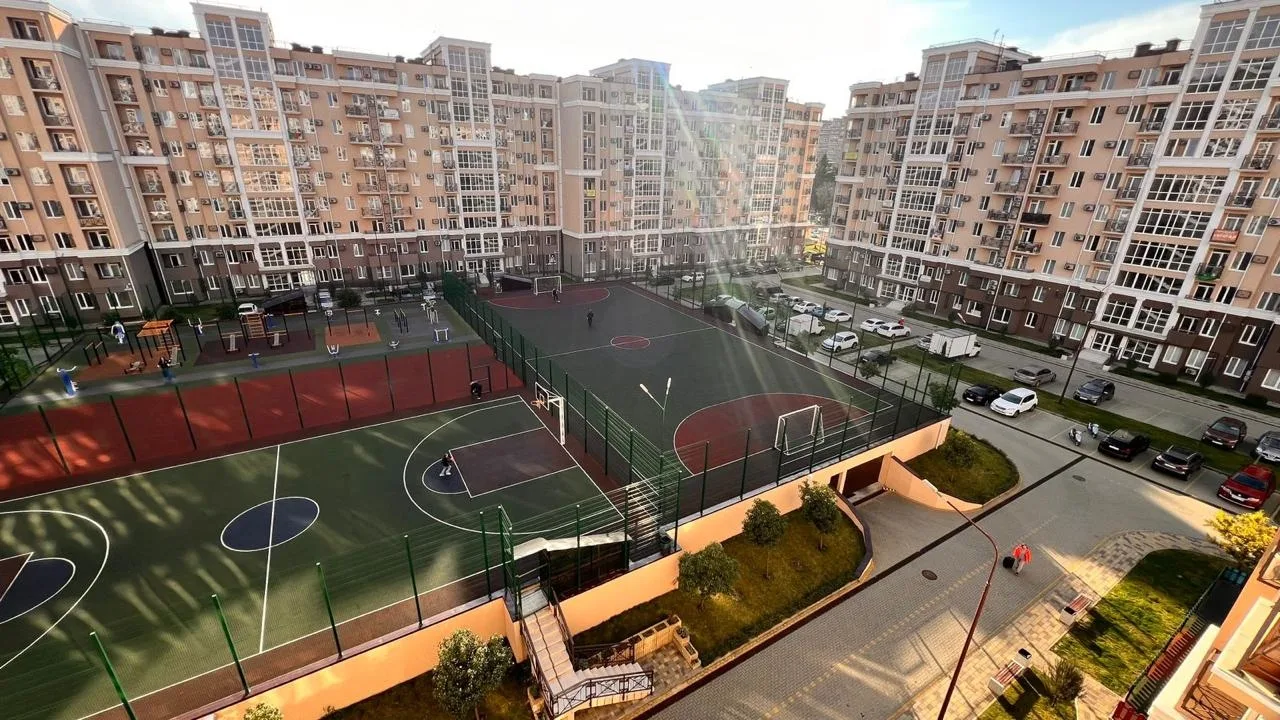 ЖК "Семейный" 👨‍👩‍👧‍👦🏢


Что же это за комплекс такой? Где находится? Что в нём хорошего? 🤔

Д