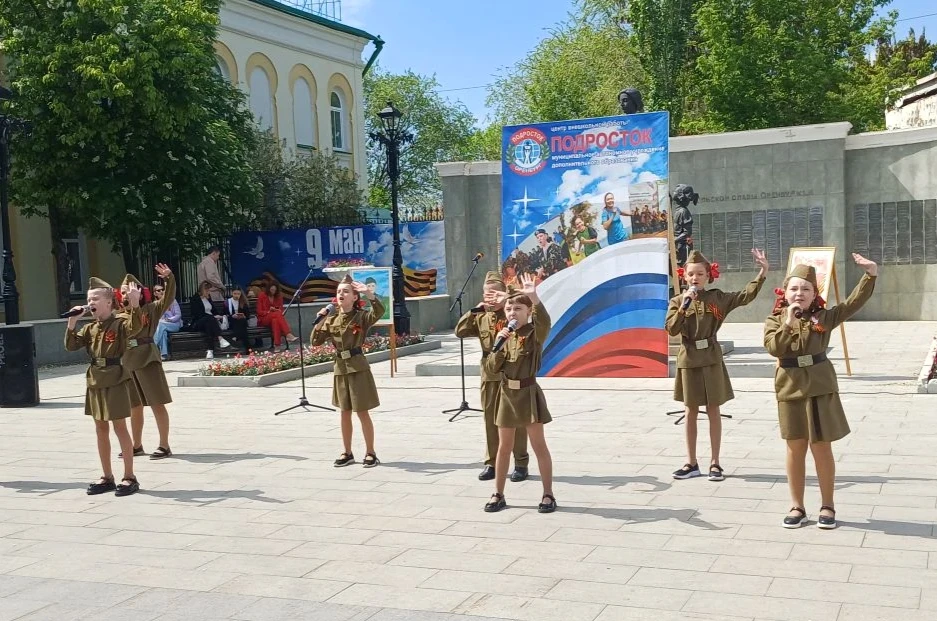 В День Победы с горожанами встречались творческие коллективы ОрГМУ  9 Мая стал настоящим праздником 