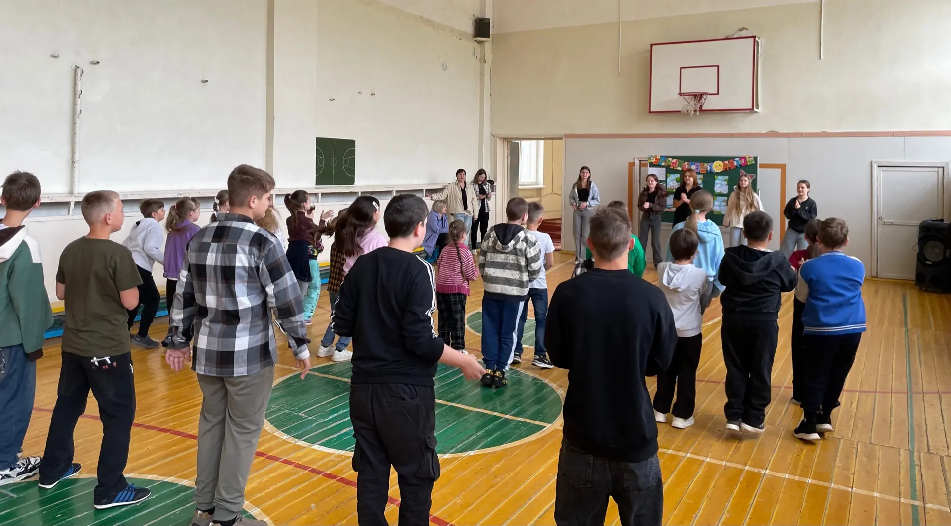 🗓 1 июня, в День защиты детей, в нашей школе прошло открытие смены «Краски детства» ле...