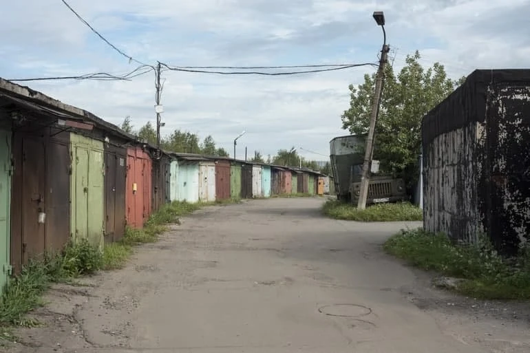 ⭕ В России продлили гаражную амнистию на пять лет, упрощая оформление гаражей и земли под ними в соб