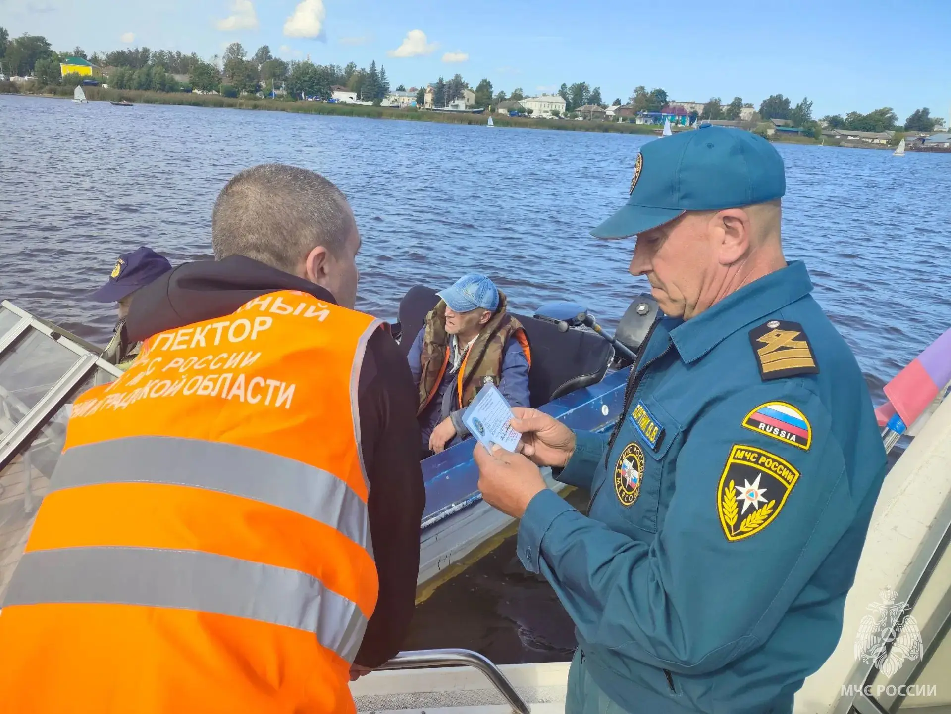 Совместное патрулирование на водных объектах Волховского района