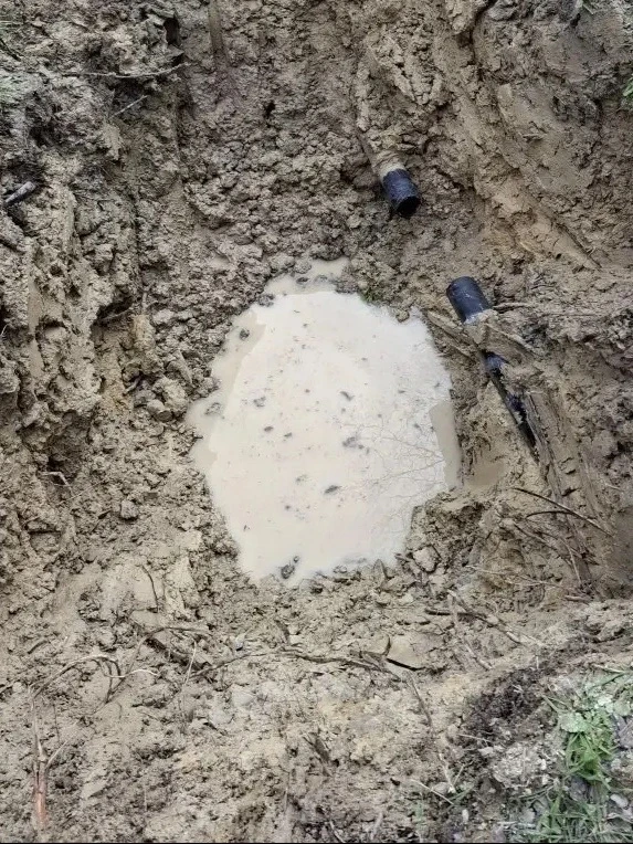 Продолжаем планомерную работу по приведению водопроводных сетей округа в порядок.