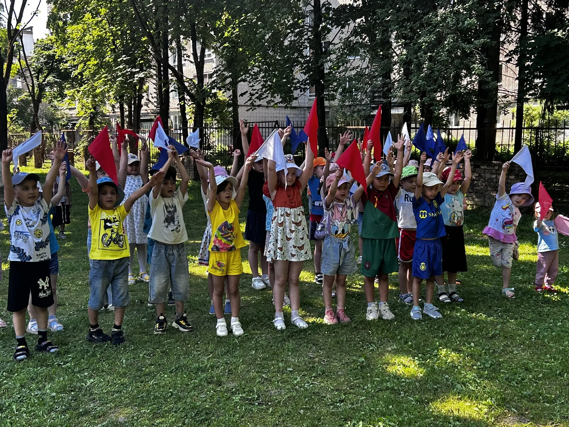 🇷🇺 С Днём России, дорогие друзья! 🇷🇺

🎉В детском саду № 26 «Хрусталик» царила особая атмосфера 