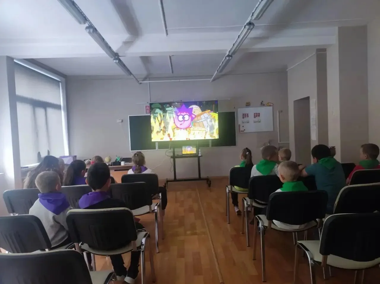 🕺День в лагере начался с энергичной и динамической зарядки. После зарядки ребята подкрепились вкусн