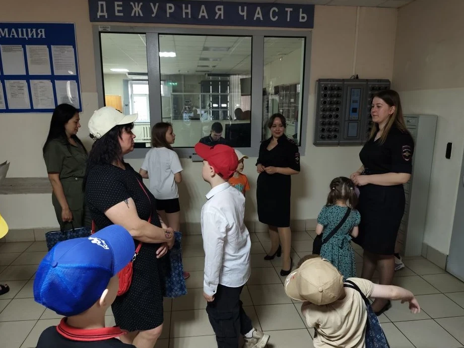 В Буе в канун Дня защиты детей полицейские и общественники наградили призеров регионального этапа ко