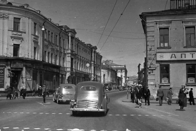 На улице Горького до реконструкции, 1937