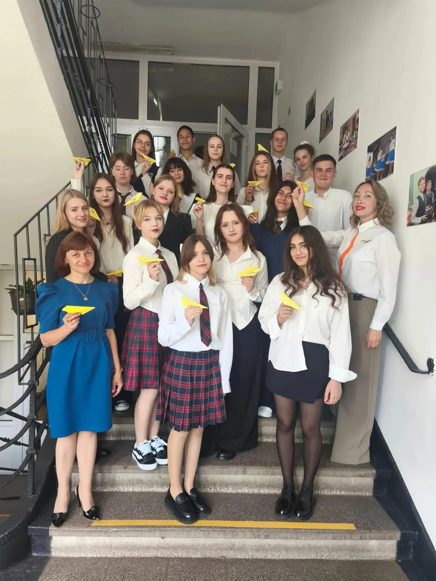 🔔В День знаний в нашей школе продолжилась  традиция от Навигаторов детства  «Самолётик...