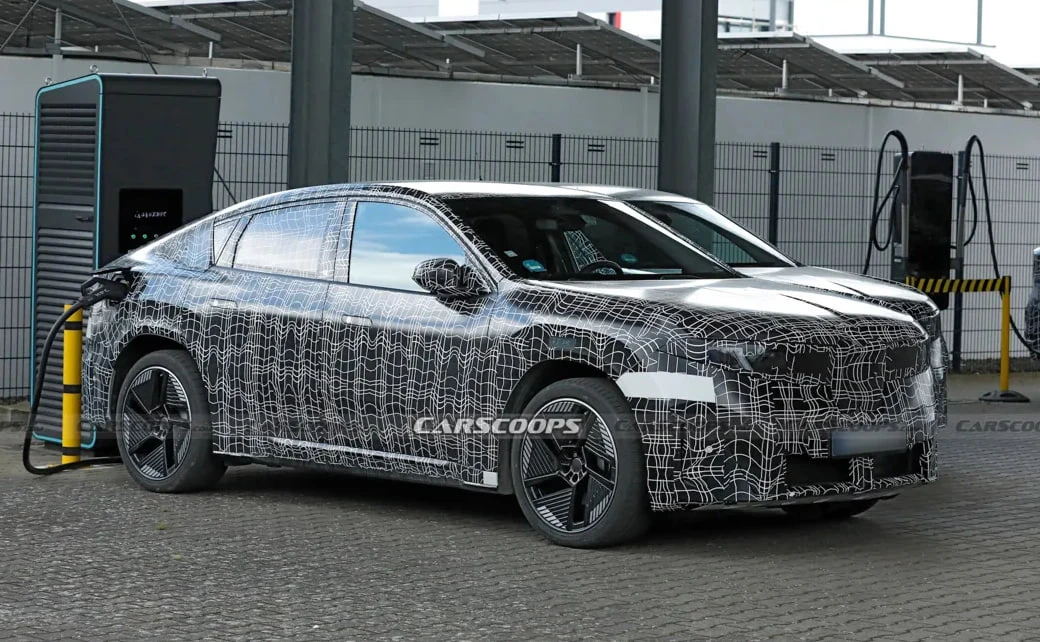 BMW тестирует новый купе-кроссовер iX4  Модель построят на платформе Neue Klasse и оснастят установк