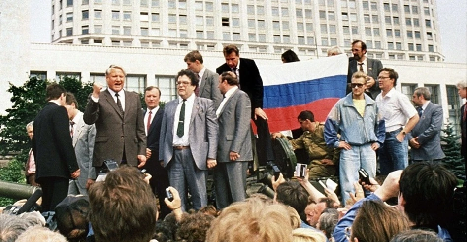 35 лет назад происходили события, которые сделали практически неизбежным распад великой...