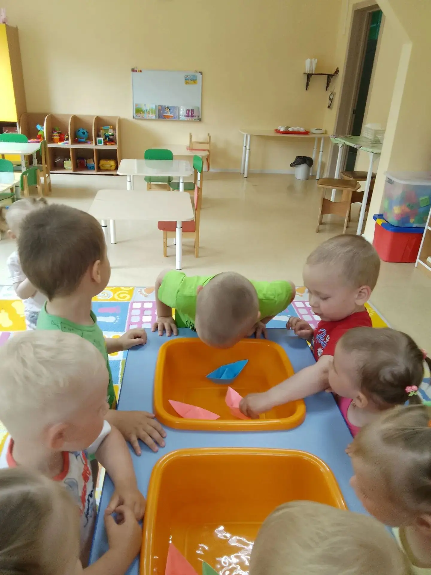 Игры с водой "Кораблики"🚢 🚢 🚢 🚢 🚢 
#нашималыши
#пчелки