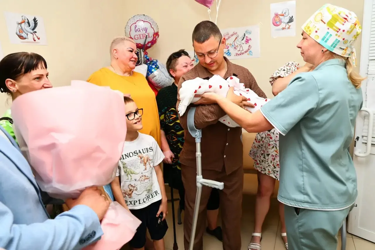 Большая радость в семье нашего ветерана СВО, общественного деятеля Артура Барабанова.
От всей души п
