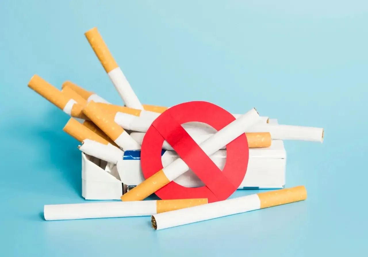 🚭Вред курения  🚬Никотин определенным образом влияет на мозг, в основном на продукцию дофамина и эндо
