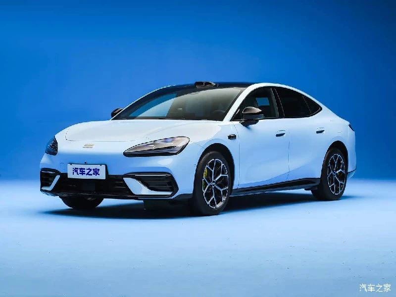 В Китае открыли предзаказы на электрический седан Geely Galaxy Starshine 7.