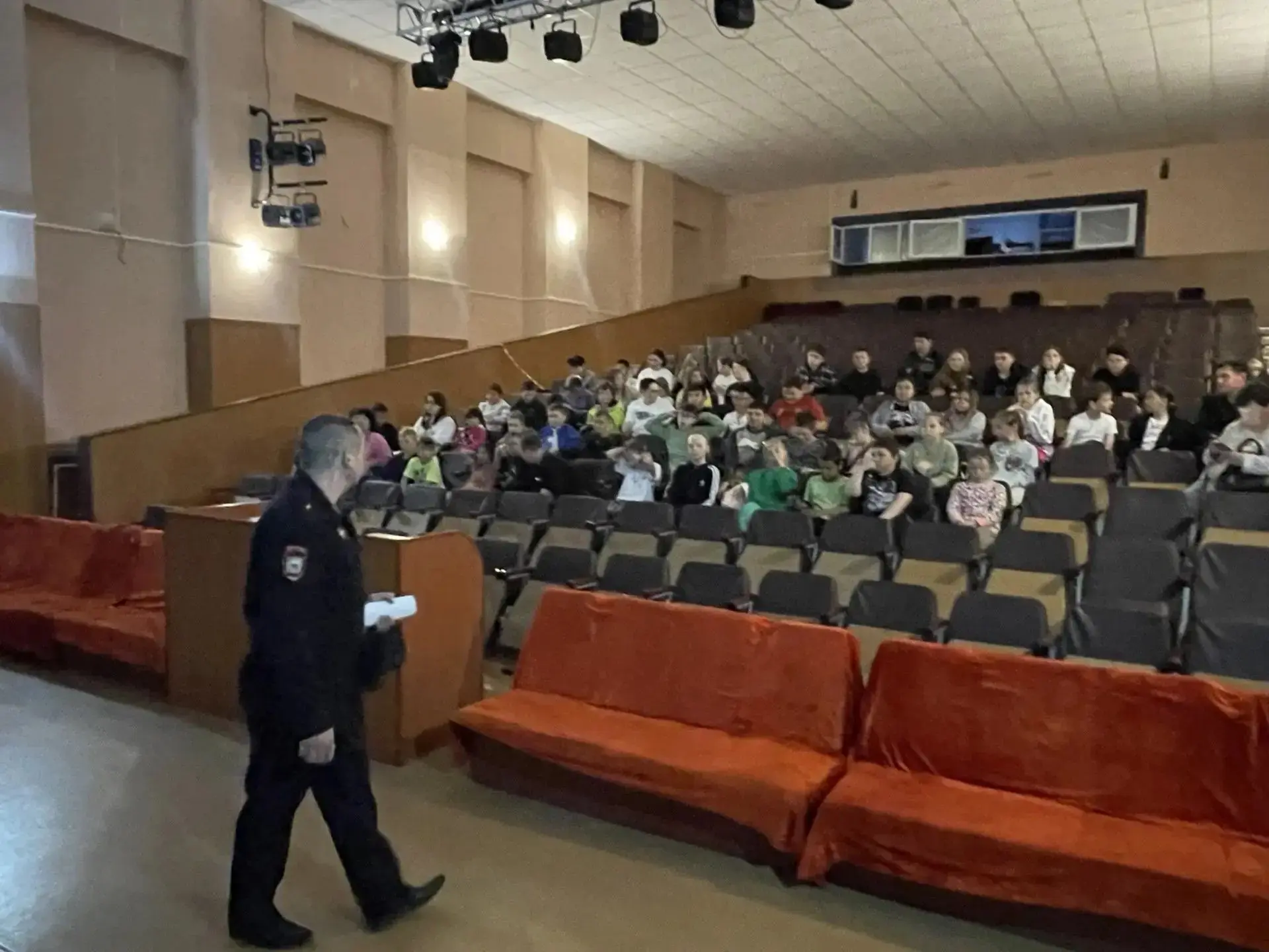 15 июня в Доме культуры состоялась профилактическая беседа со школьниками, направленная на обеспечен