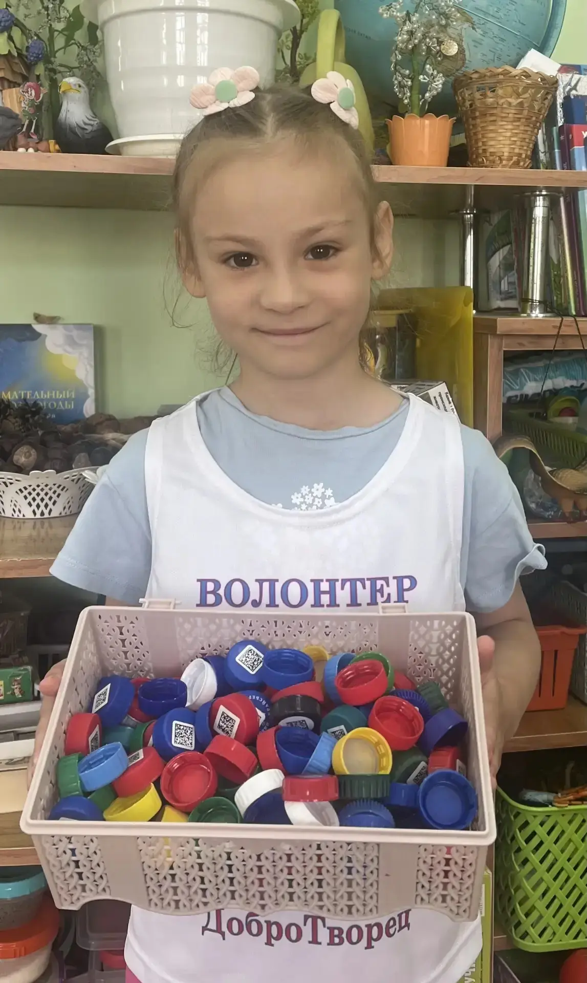 Алиса - активная участница акции «Крышечки добра»!❤️
#МБДОУдс22 #ДоброТворцы #2026годдошкольногообра