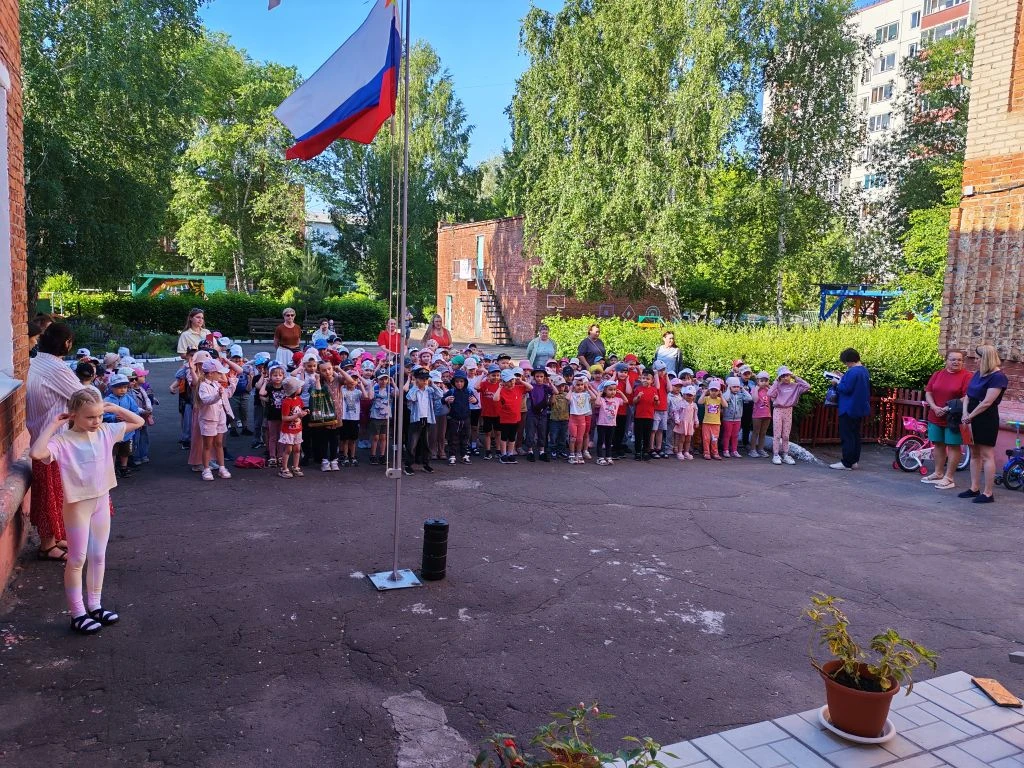 🌈Второй день Олимпиады начался по традиции с веселой утренней гимнастики, после которо...