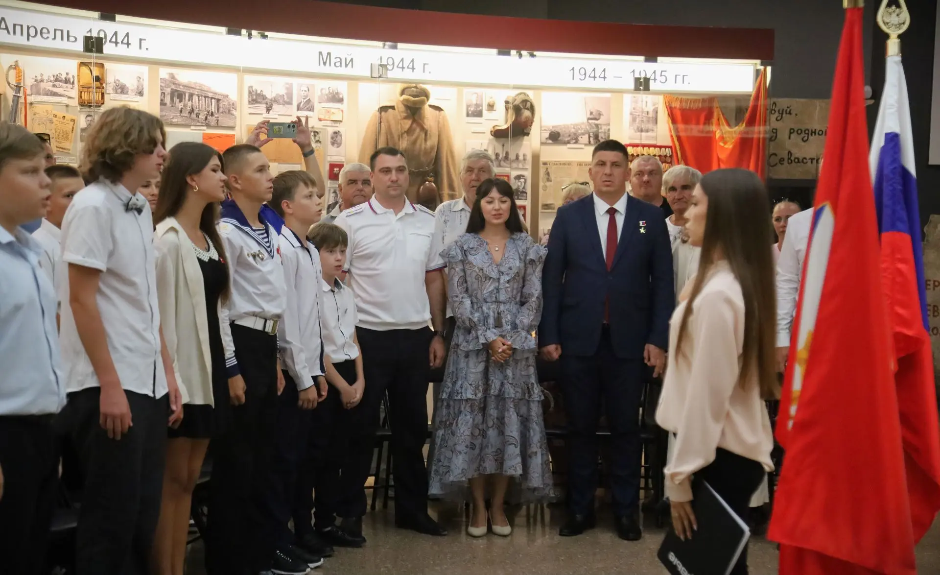 Юные севастопольцы получили паспорта на Сапун-горе