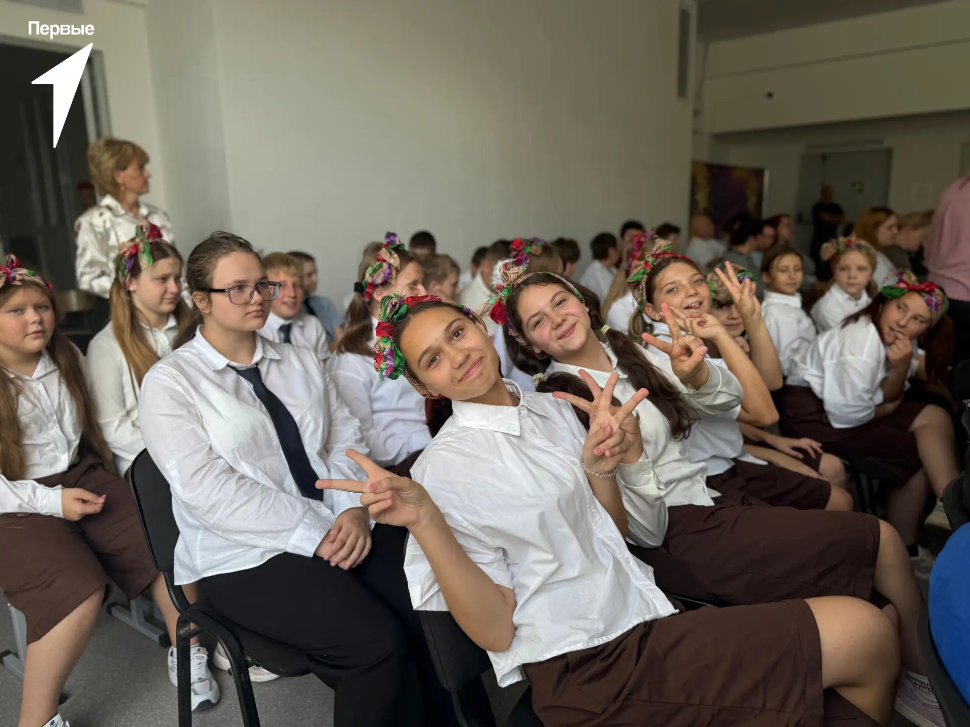 С праздником, дорогие учителя 🫶