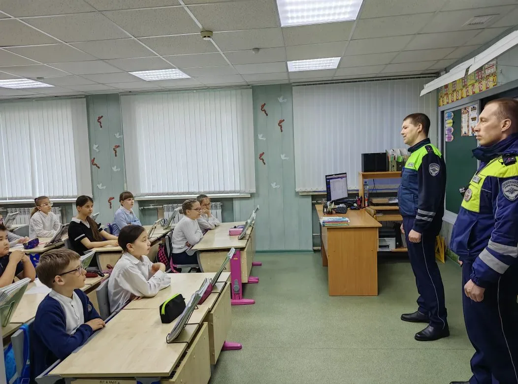 🚔 Профилактическая беседа в Правохеттинской школе: безопасность на дорогах — главный у...