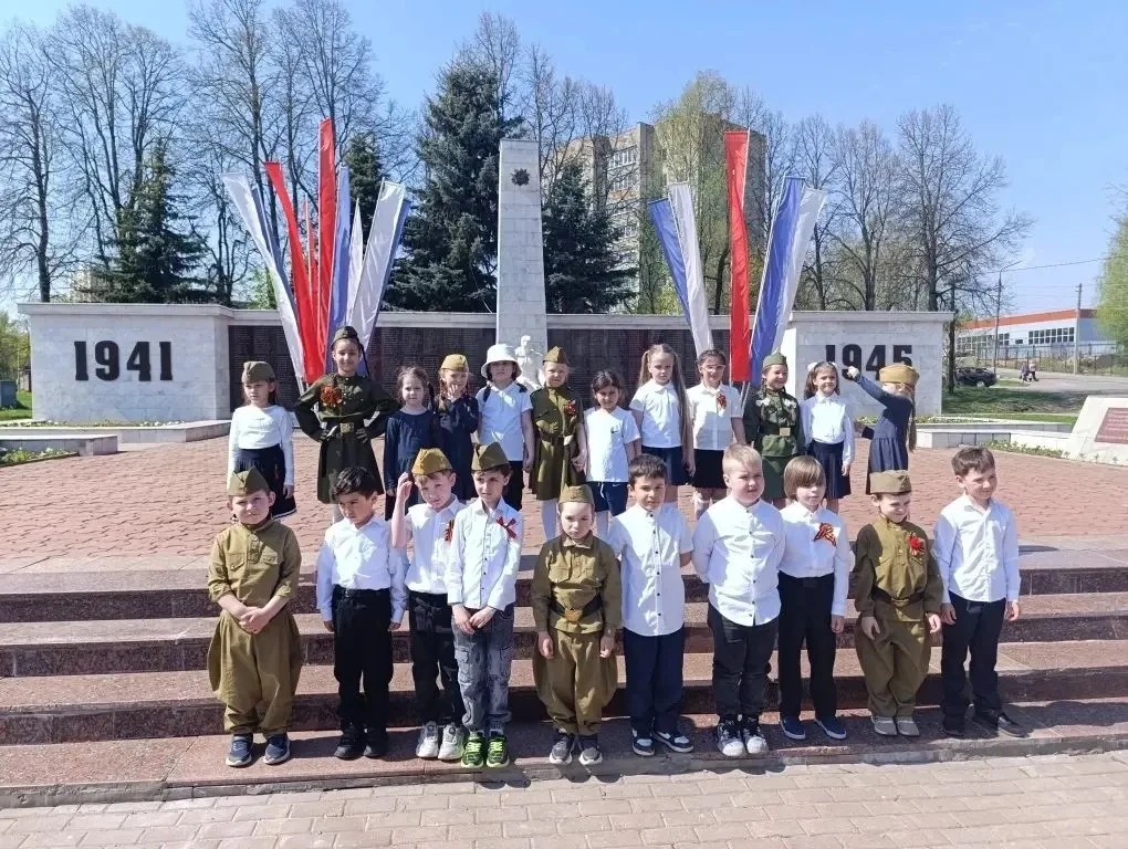 В рамках реализации проекта "Предшкола стандарт детского сада" на тематической неделе "Моя Россия" в