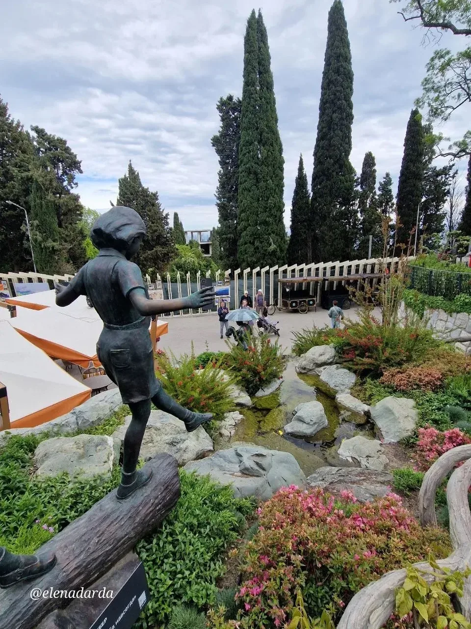Курортные зарисовки: обновлённая Алупка, которую вы не узнаете!

✨ Вот оно, настоящее совершенство: 