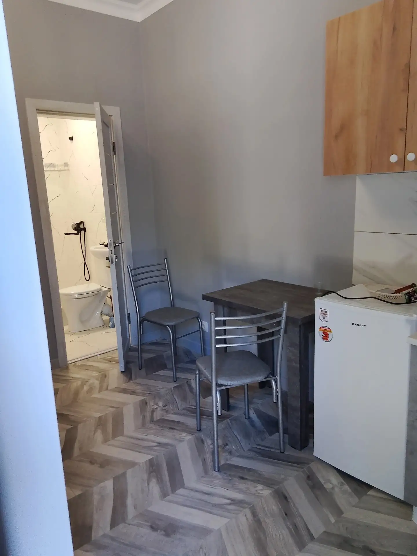 #ПИЦУНДА ул Гочуа 7 в  База отдыха "АИБГА" Домики и номера Расположены за забором знаменитого пансио