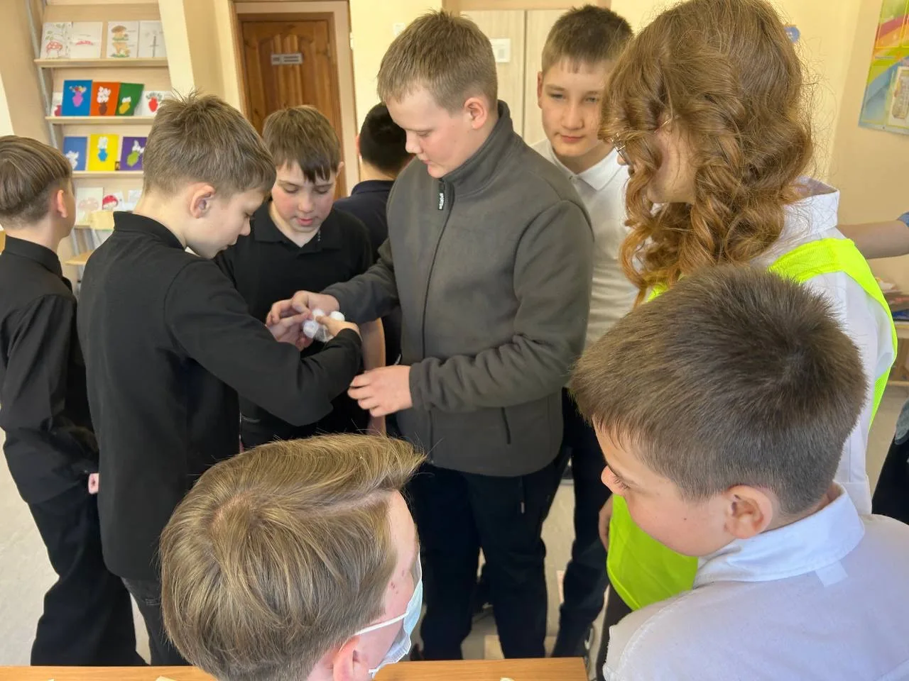 🔥 «Зарница» для среднего звена: проверка на прочность пройдена! 🚩🎖️  Следом за начальной школой в бо