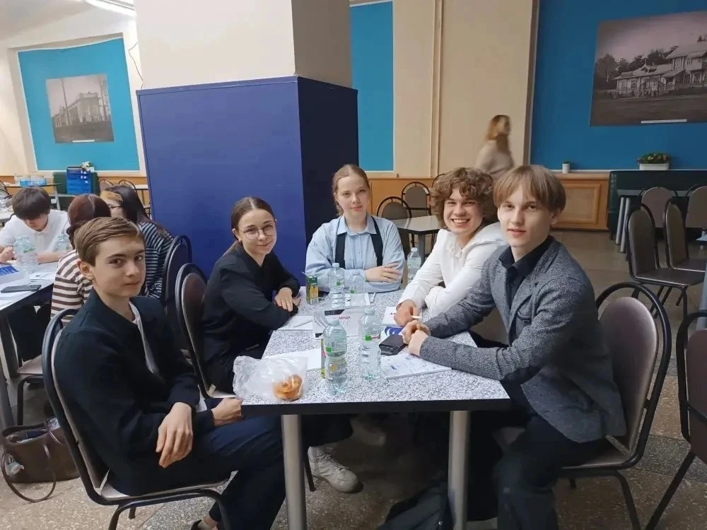 🛩  Команда 10А — чемпионы интеллектуальной игры, проводимой РПКБ       Сегодня в ДК «Орбита» в рамка