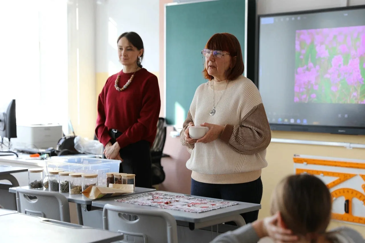 16 февраля в 5 «Г» классе прошёл познавательный экоурок.  Ребята погрузились в удивительный мир трав