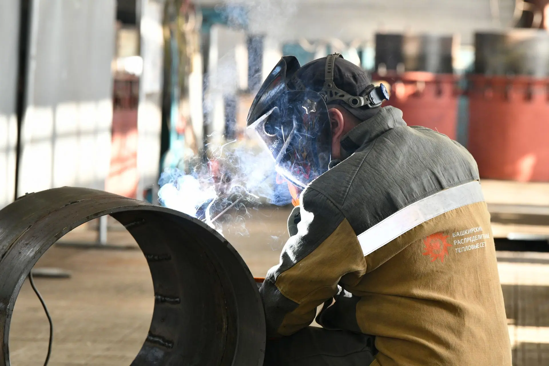 В БашРТС открыта вакансия электрогазосварщика!