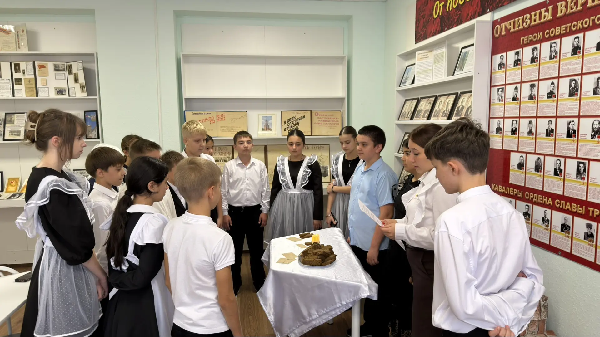 85 лет назад город на Неве был взят в кольцо. А сегодня учащиеся МКОУ «СОШ с. Благовеще...