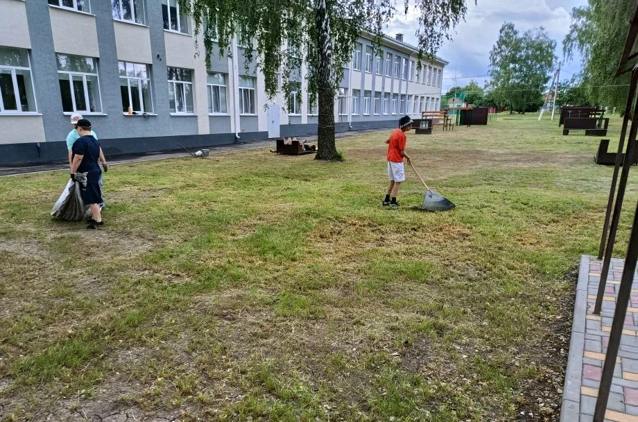 В школьном лагере «Атлантика» Прелестненской школы сегодня, как всегда, было весело. Не помешал весе