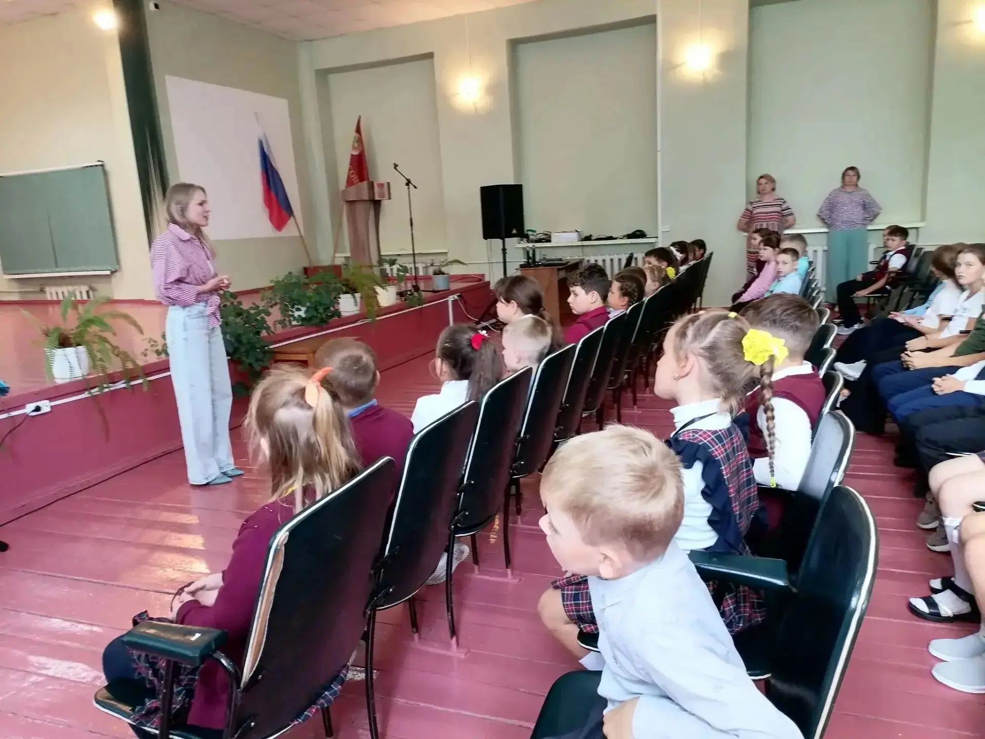 Сегодня школу № 3 посетила педагог Дома пионеров и школьников Наталья Владимировна Арцы...