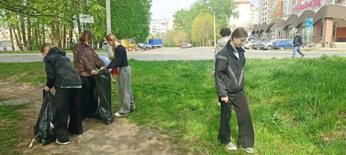 СУББОТНИК🍃  Ученики нашей школы присоединились к Всероссийскому субботнику. Ребята собирали мусор во