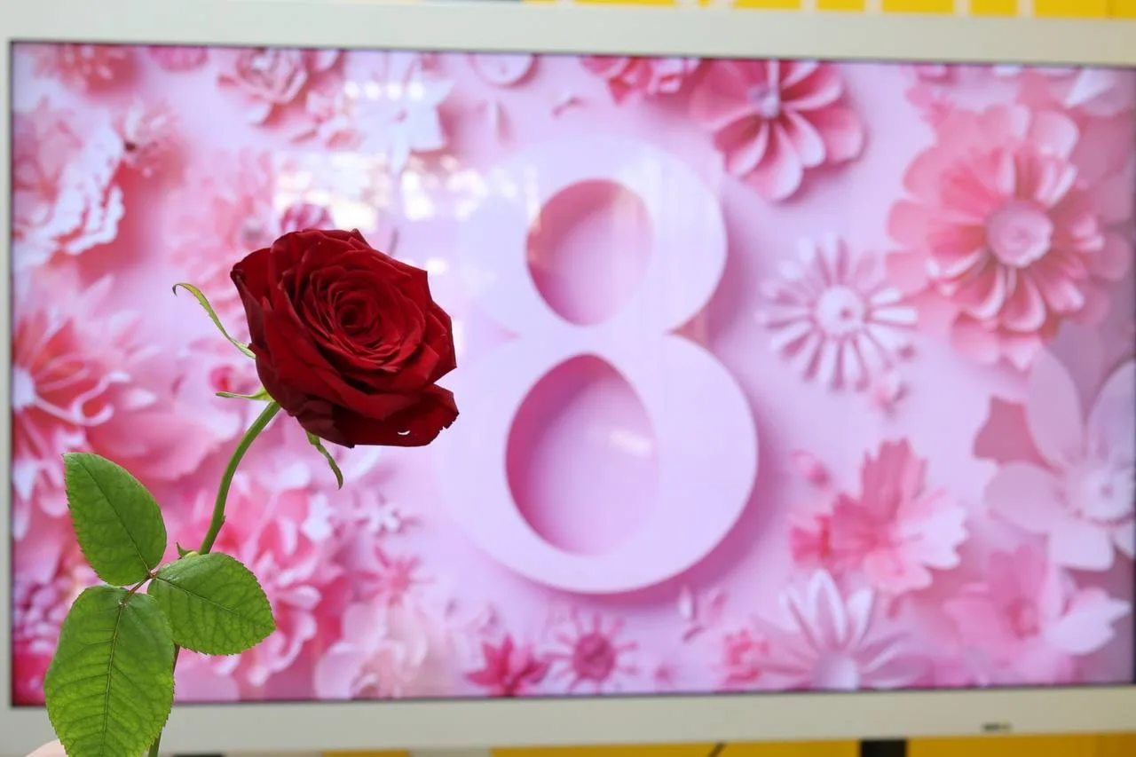 🌸 В нашей школе состоялось поздравление учителей с Международным женским днём — 8 Марта!  💐С самого 