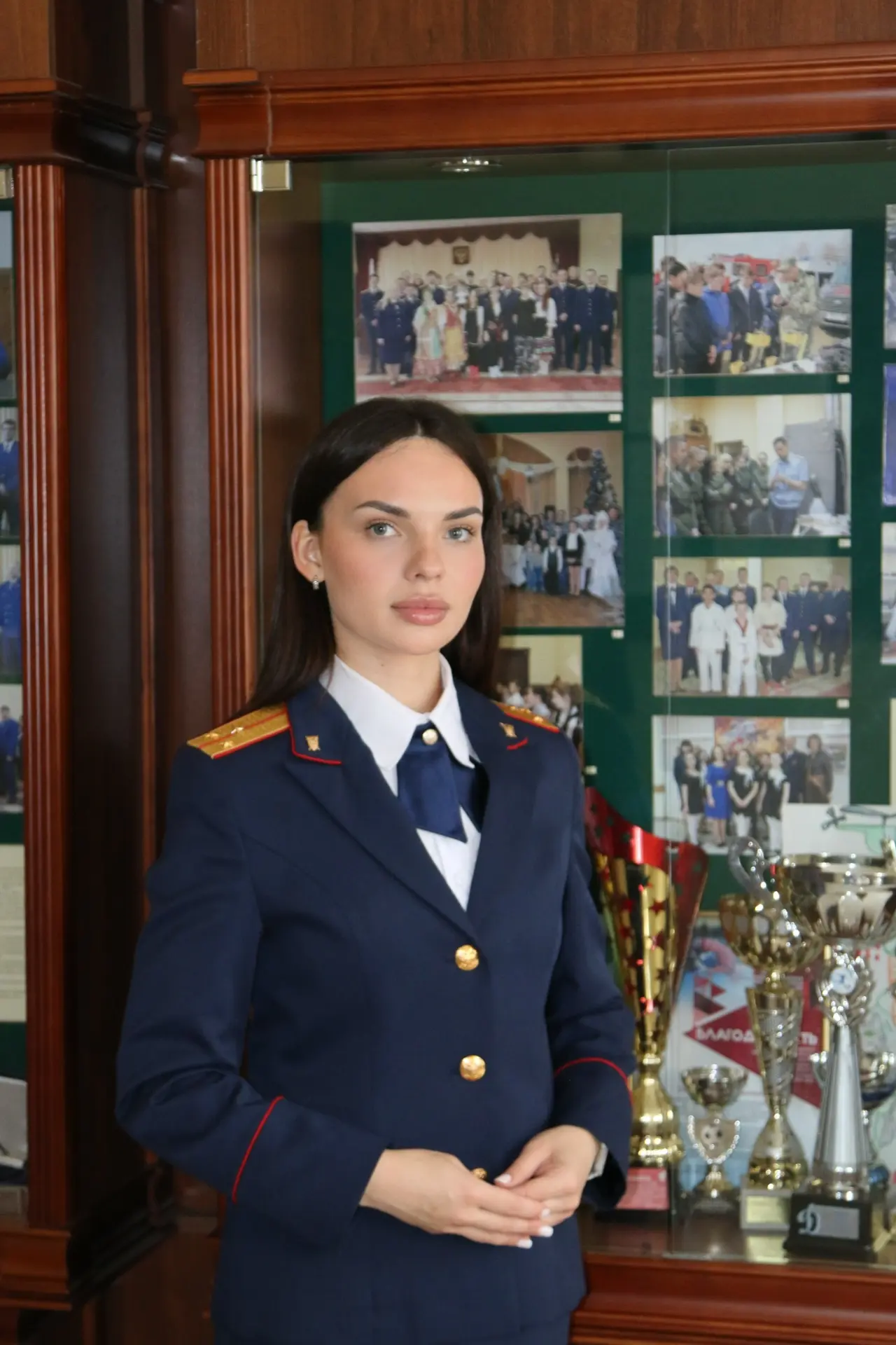 🇷🇺Завершает фотопроект «Следствие в лицах» следователь по особо важным делам второго ...
