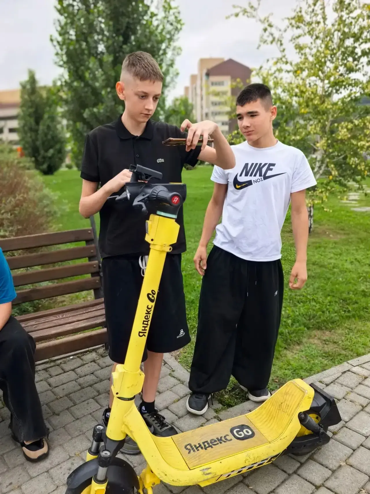 🌿 Последние летние прогулки по Скверу Семьи… ☀️