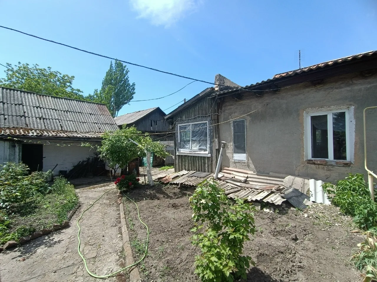 Продам 1/2 дома 50 м² с гаражом, Горловка, 1 300 000 руб.