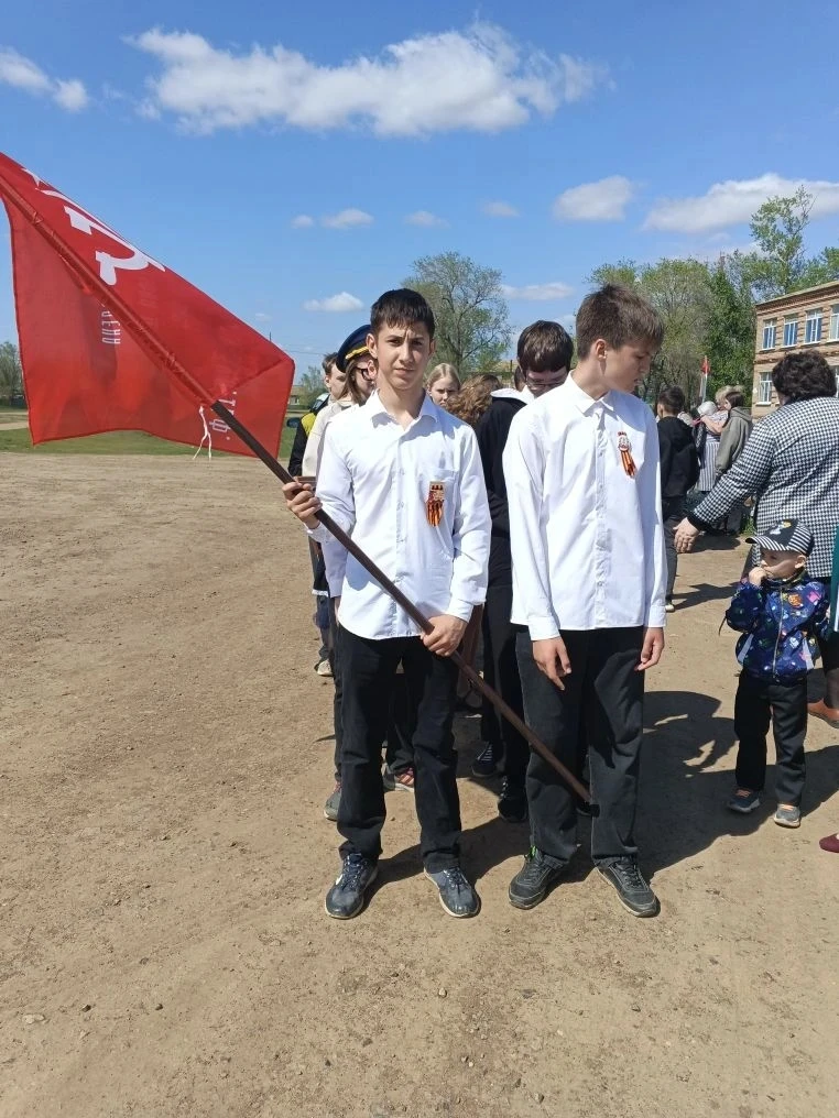 🎖️ Память, гордость, уважение: в нашем селе прошёл митинг в честь 81‑й годовщины Побед...