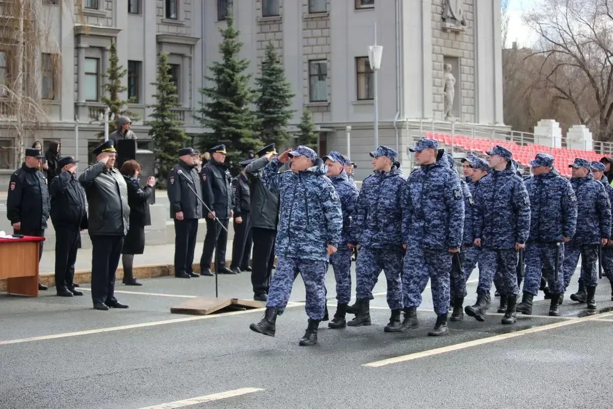 В Самарской области состоялся традиционный гарнизонный строевой смотр личного состава, заступающего 