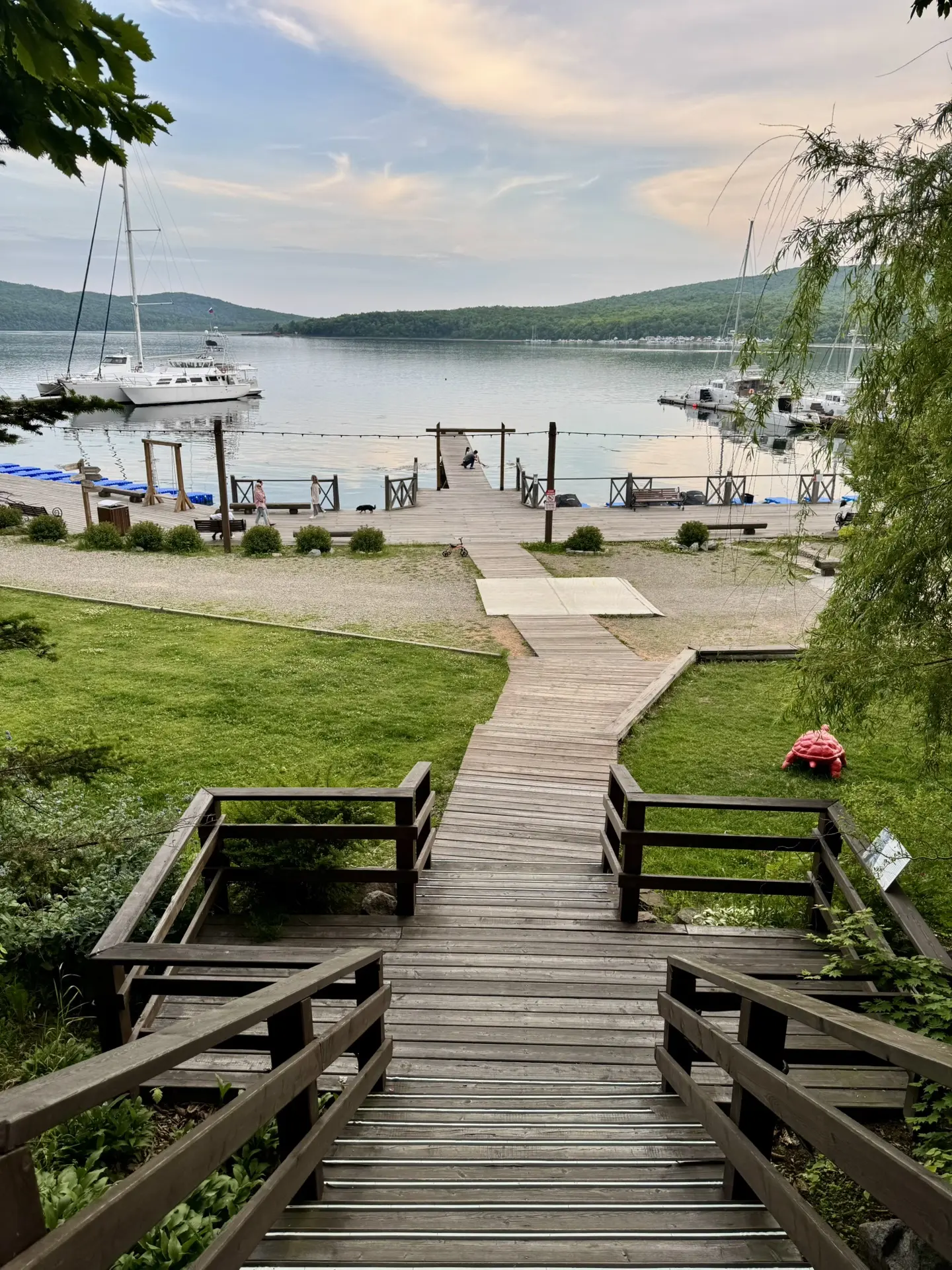 Индекс гребешка - Novik Country Club. 

Друзья, был запрос от гостей города на интересные рестораны 